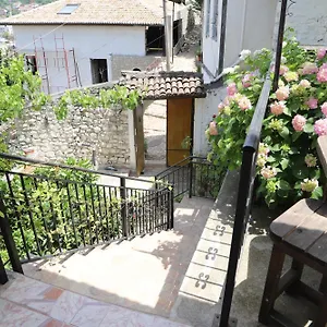  Gasthuis Stone Gorice Albanië